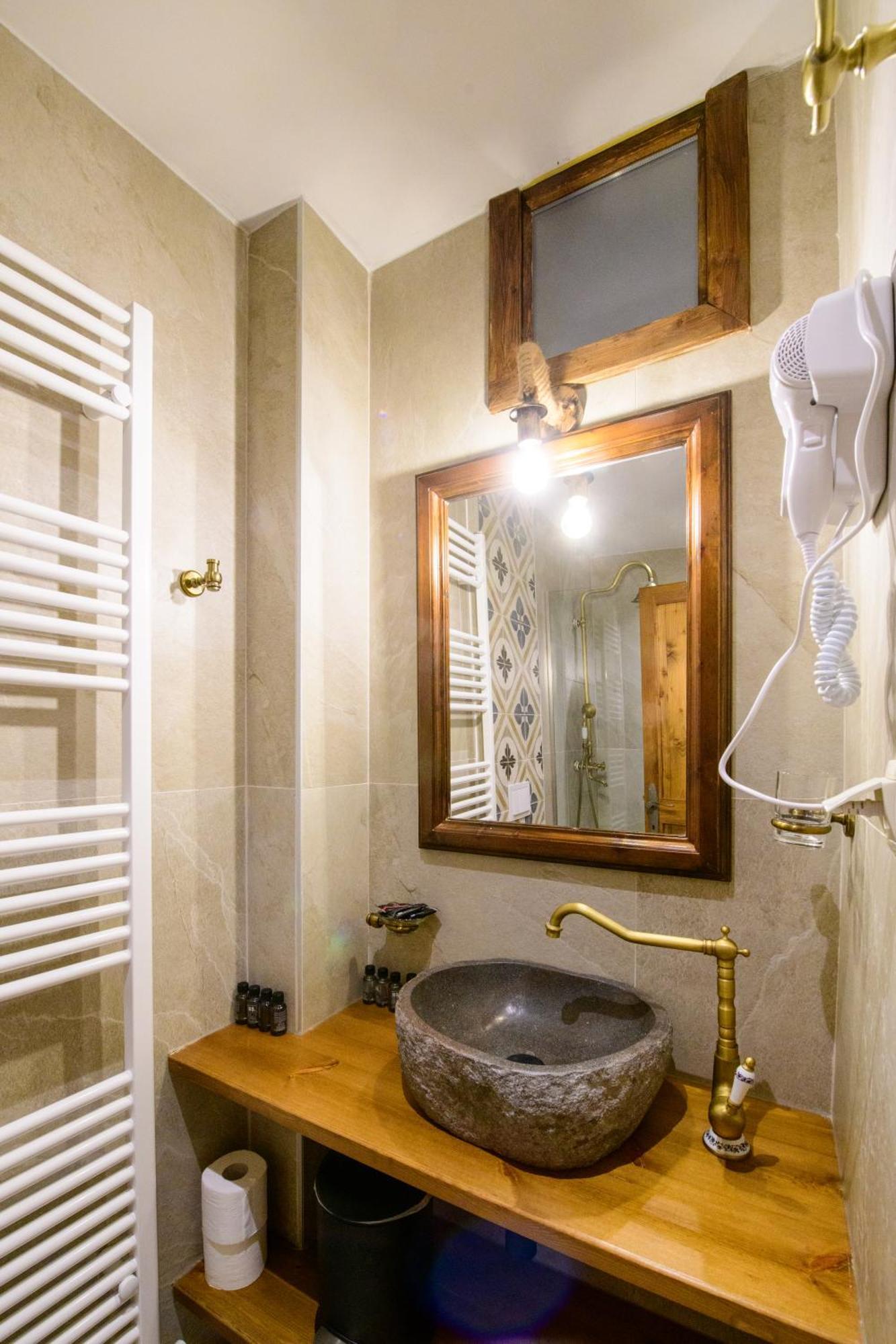 Agios Germanos Hotel ภายนอก รูปภาพ
