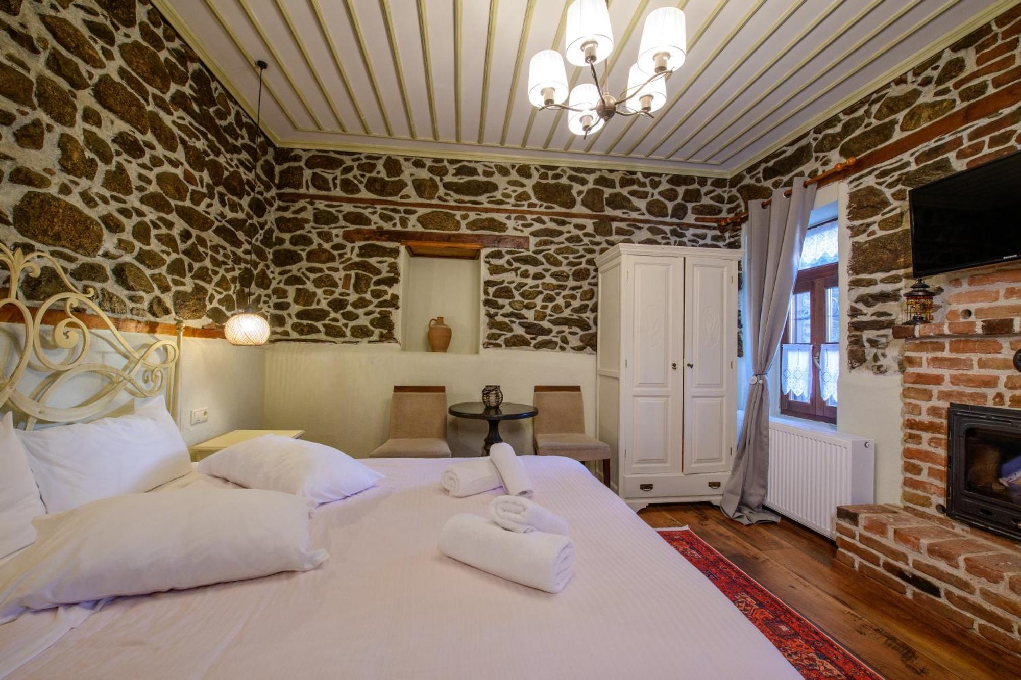 Agios Germanos Hotel ภายนอก รูปภาพ