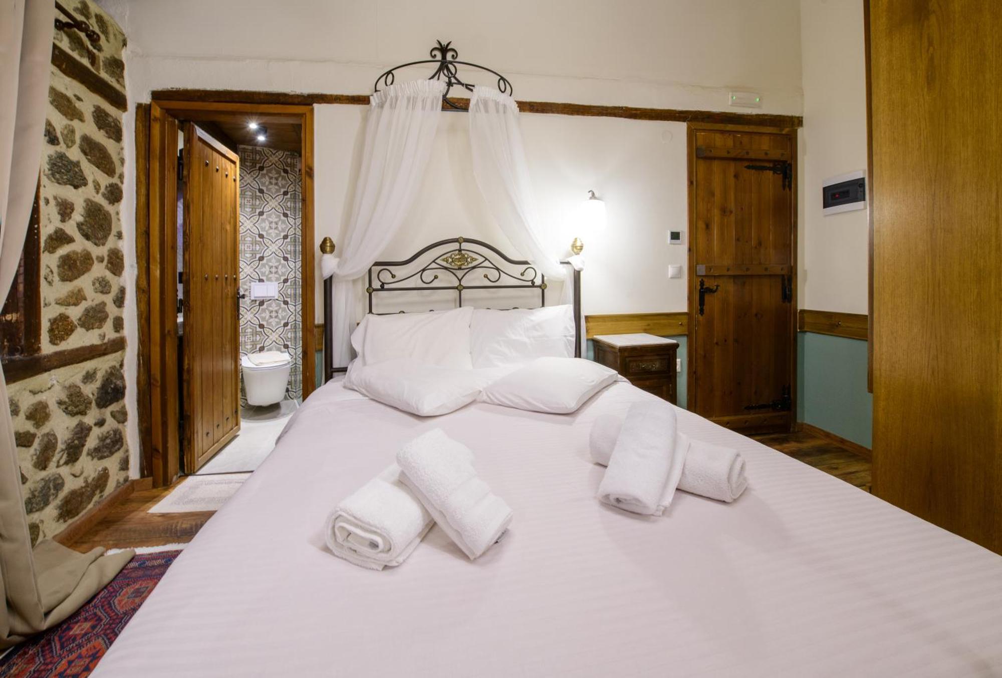 Agios Germanos Hotel ภายนอก รูปภาพ