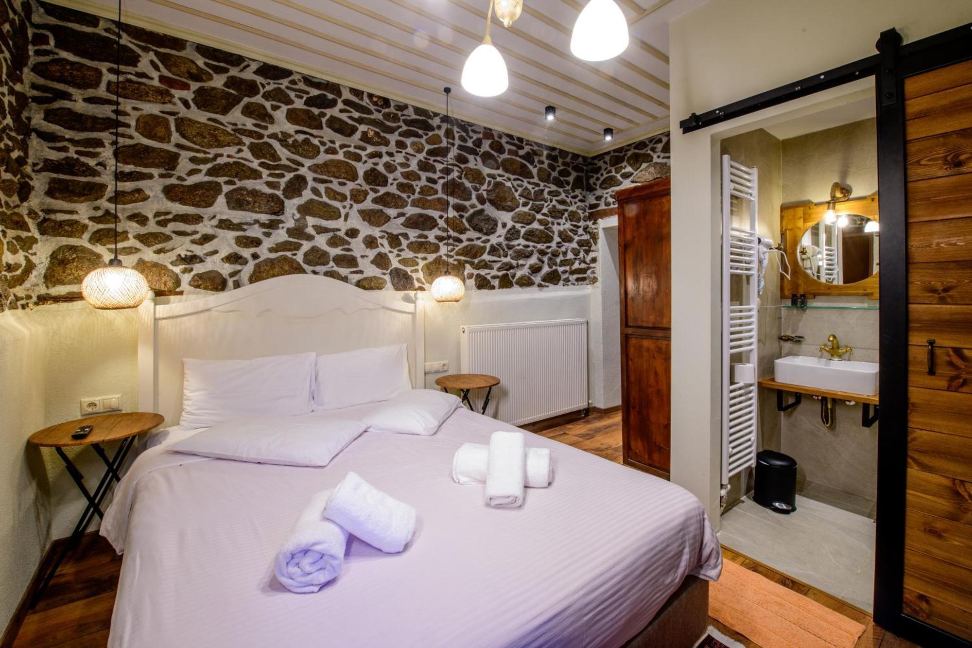 Agios Germanos Hotel ภายนอก รูปภาพ
