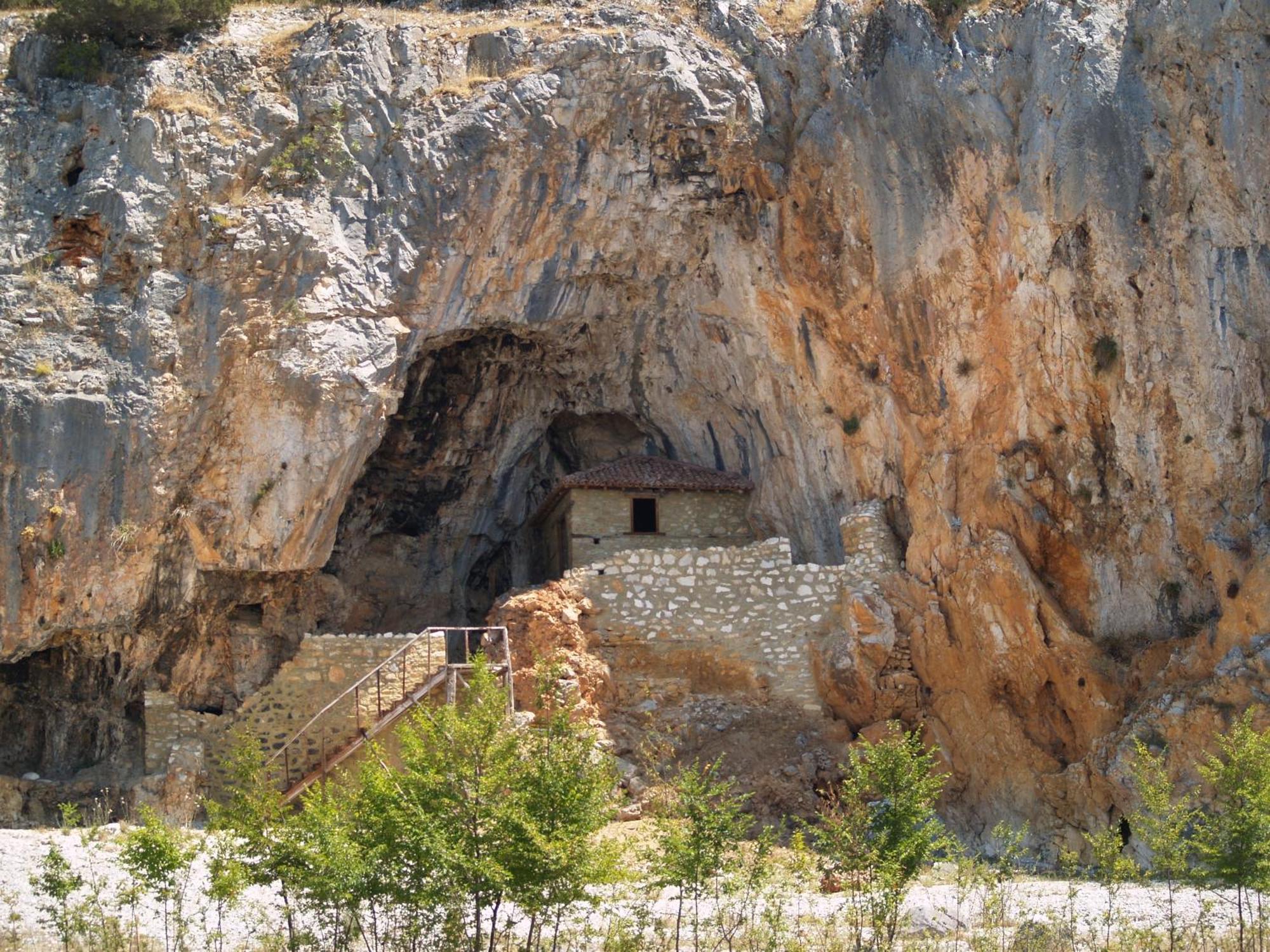 Agios Germanos Hotel ภายนอก รูปภาพ